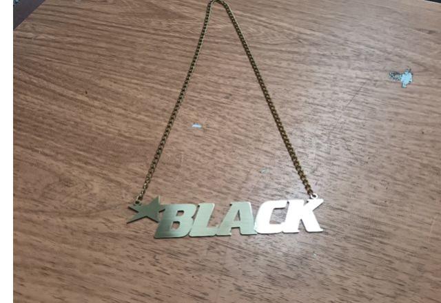 letras em latão recortadas